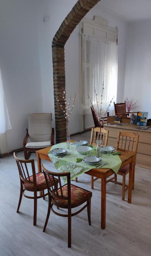 Szorcsik Haz 1913 Apartment Senta Екстериор снимка
